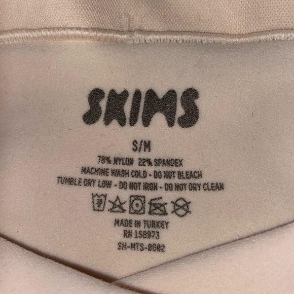 SKIMS- NEW SEAMLESS SCULPT HIGH-WAISTED ABOVE THE KNEE SHORT SIZE S/M in Sand - Picture 9 of 9